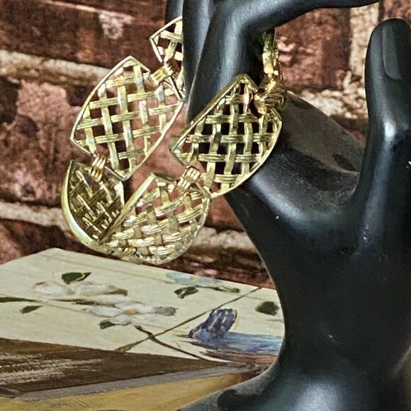 Sarah Conventry Bracelet Gold Woven Women's Unique Accessories - Picture 1 of 4